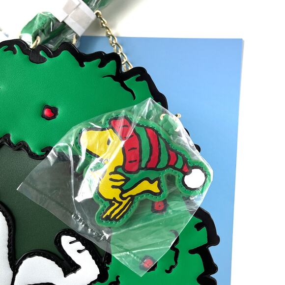 Loungefly Snoopy Christmas Wreath Crossbody Woodstock Peanuts Light Up Holiday - Picture 4 of 13